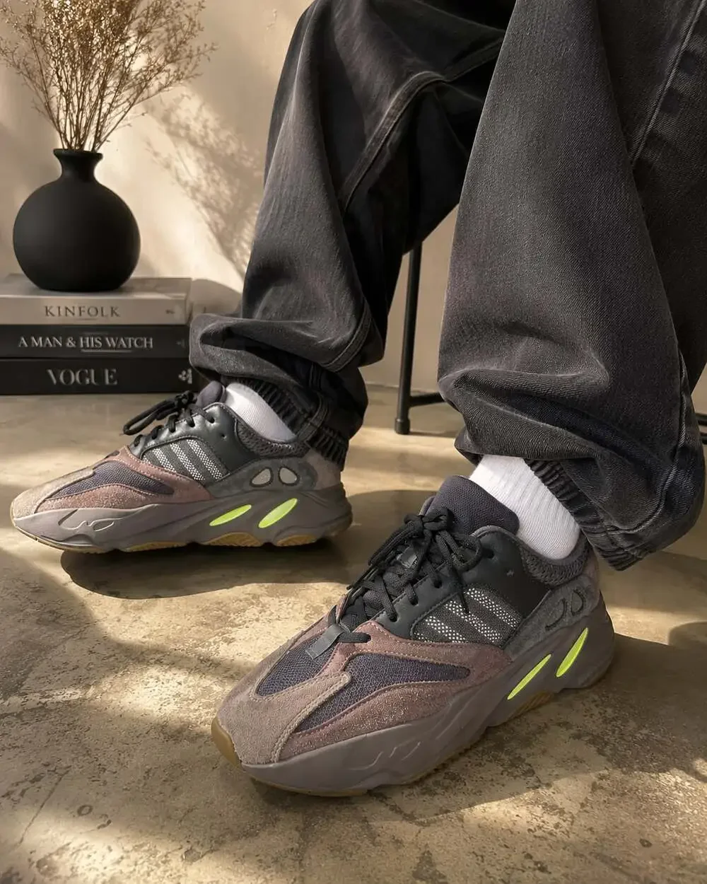Adidas Yeezy Boost 700 Mauve Sneakers